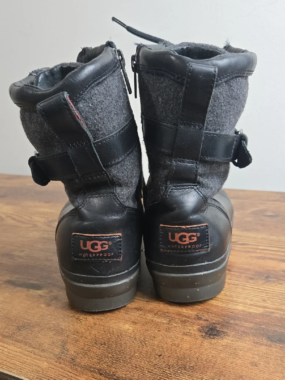 UGG Women's Kesey Waterproof Black Leather Wool Blend Winter Combat boots Sz 9.5